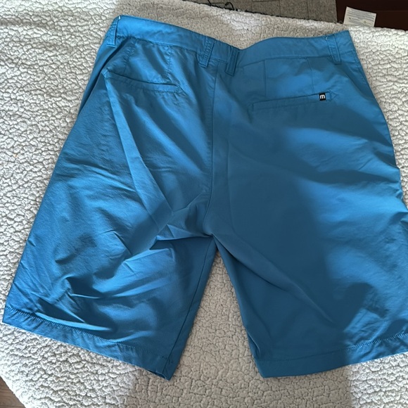 Travis Mathew Side Walk Surfer Golf Shorts.  Carolina Blue.  Size 36. - Picture 6 of 7